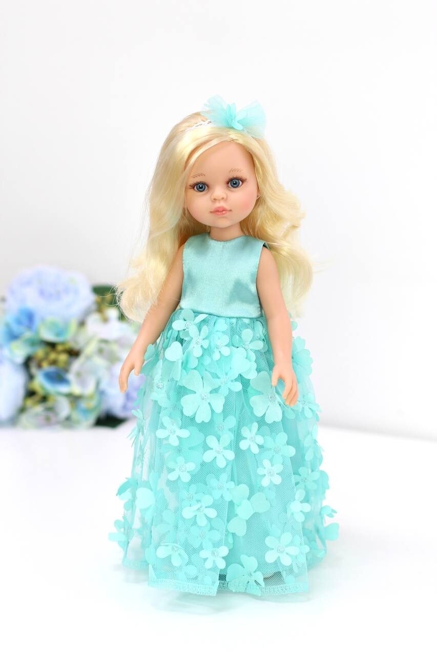 Кукла Клаудия в нарядном платье с цветами Паола Рейна (пижама в комплекте), 34 см