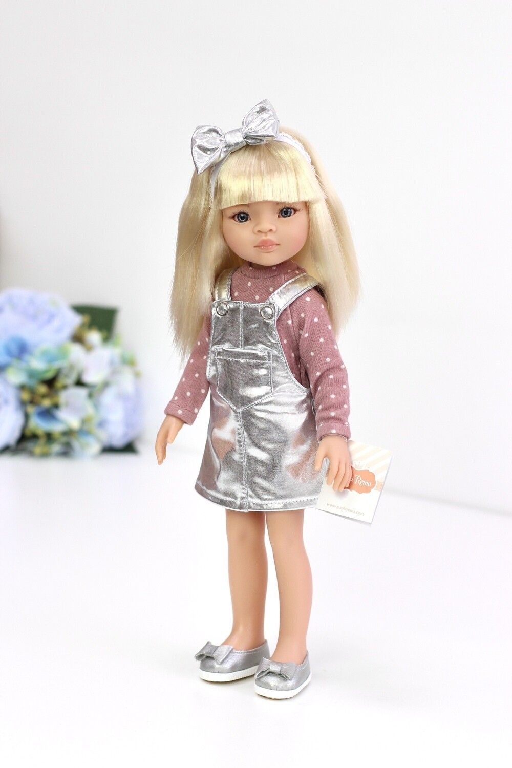 Кукла Маника с чёлкой в серебристом сарафане Паола Рейна, 34 см
