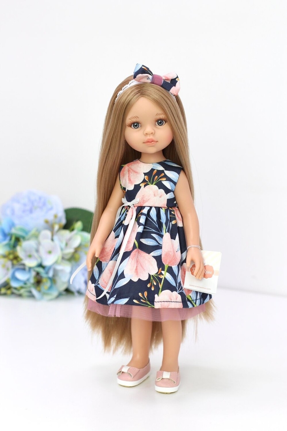Кукла Карла Рапунцель в платье с тюльпанами Паола Рейна (пижама в комплекте), 34 см