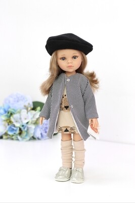 Кукла Карла в стильном пальто с беретом и наряде 