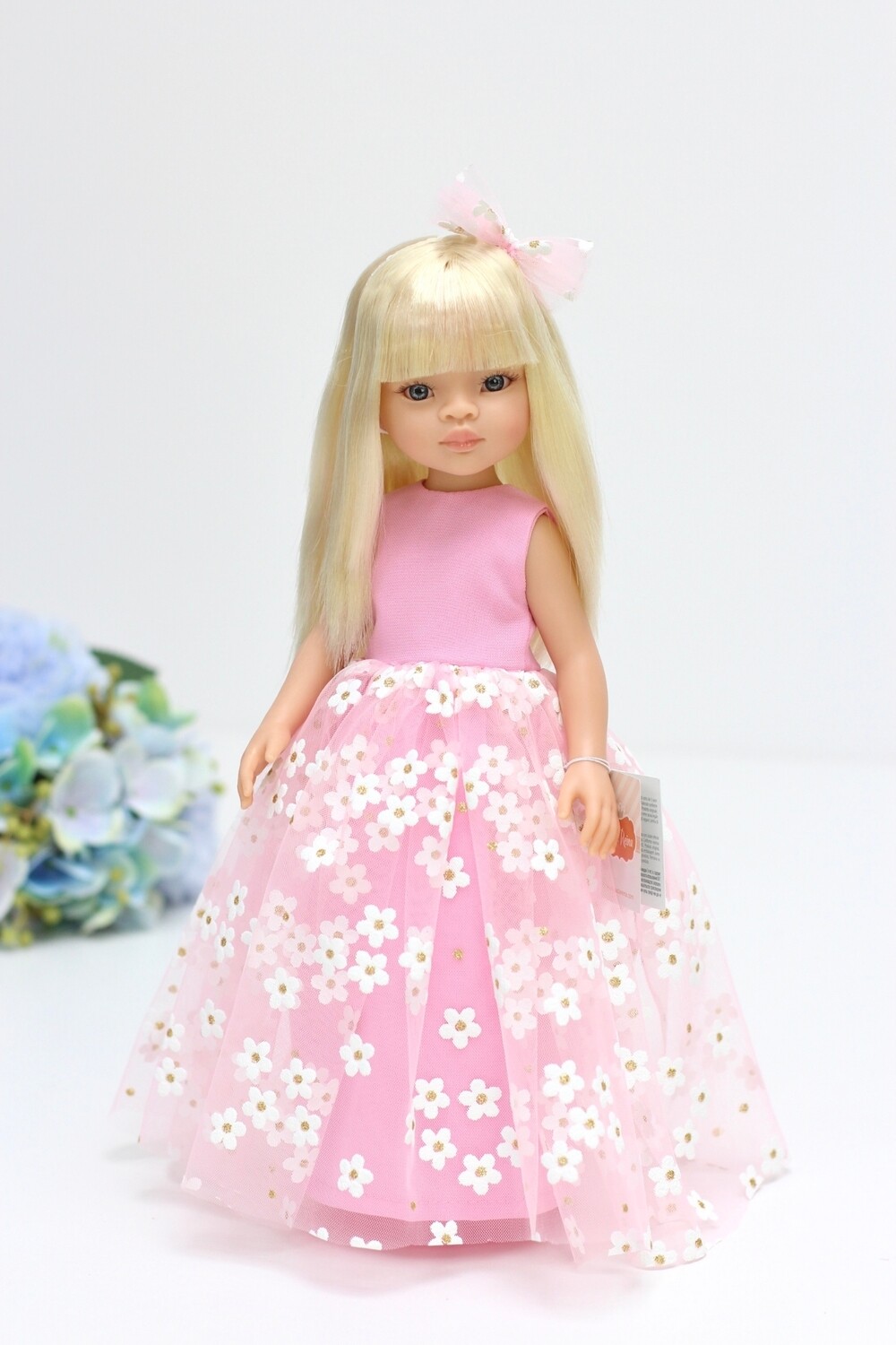 Кукла Маника с чёлкой в розовом платье с цветами, Паола Рейна, 34 см