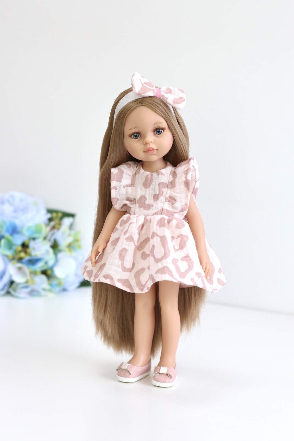 Кукла Карла Рапунцель в муслиновом платье 