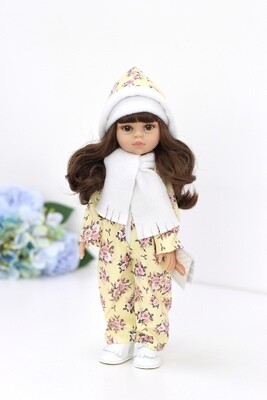 Кукла Кэрол с чёлкой в зимнем комбинезоне 