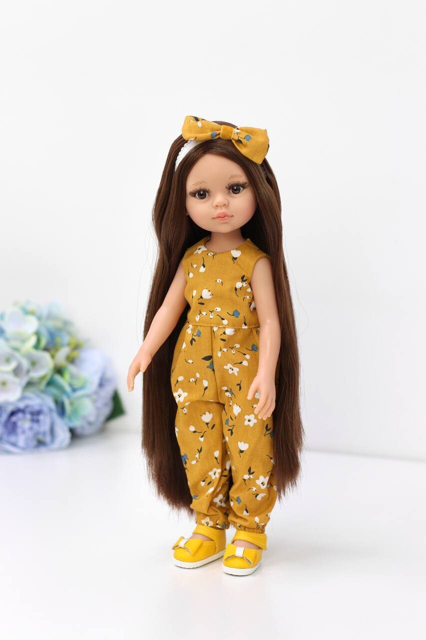 Кукла Кэрол Рапунцель в горчичном комбинезоне (Паола Рейна) (пижама в комплекте), 34 см