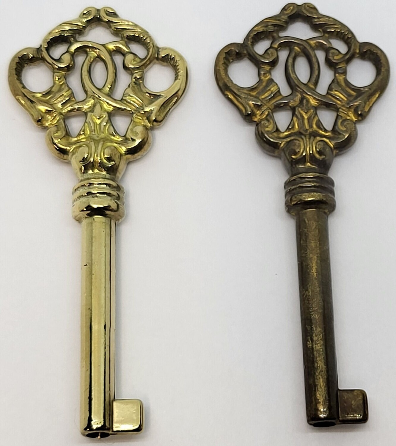 Ornate Cast Brass Key Polished Skeleton Antique vintage retro old fancy decorative gold decorative