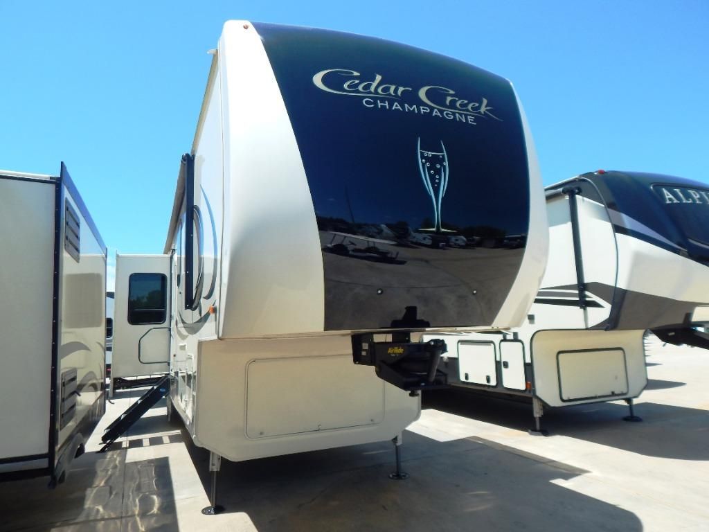 2020 CEDAR CREEK CHAMPAGNE 38ERD