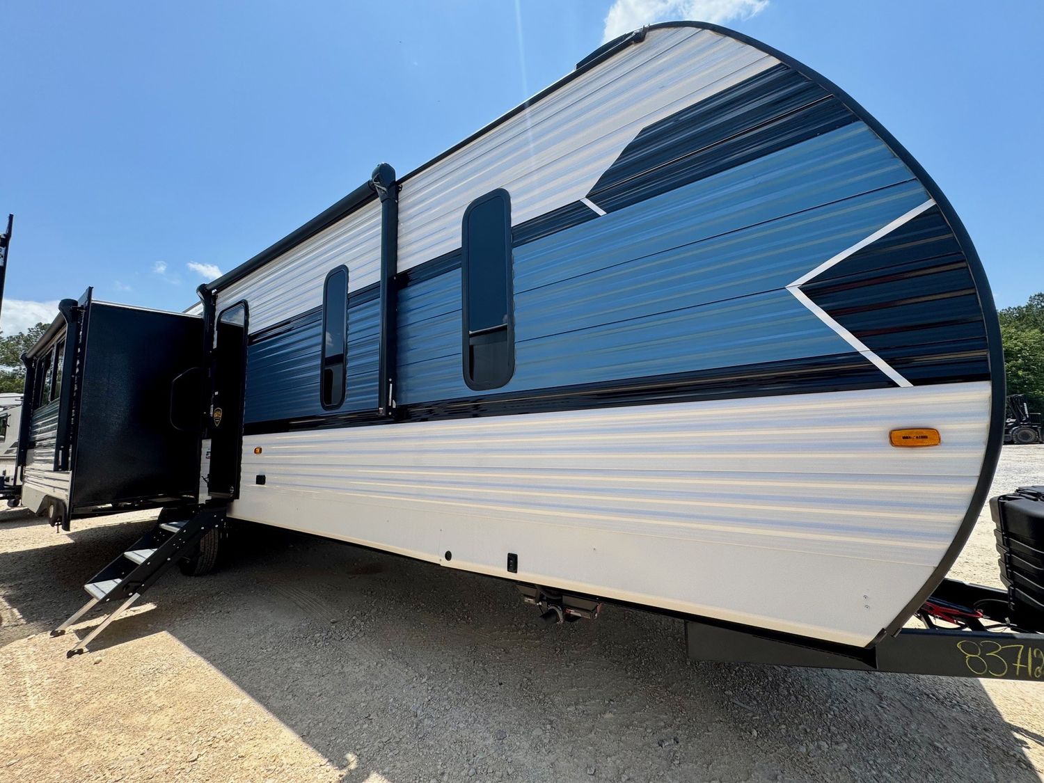 2025 Cross Roads RV Zinger 340RE