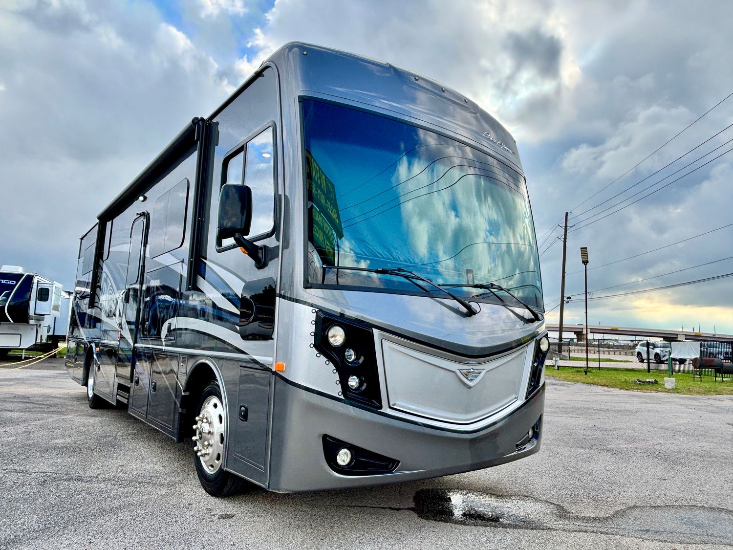 2023 Fleetwood RV Pace Arrow 33D