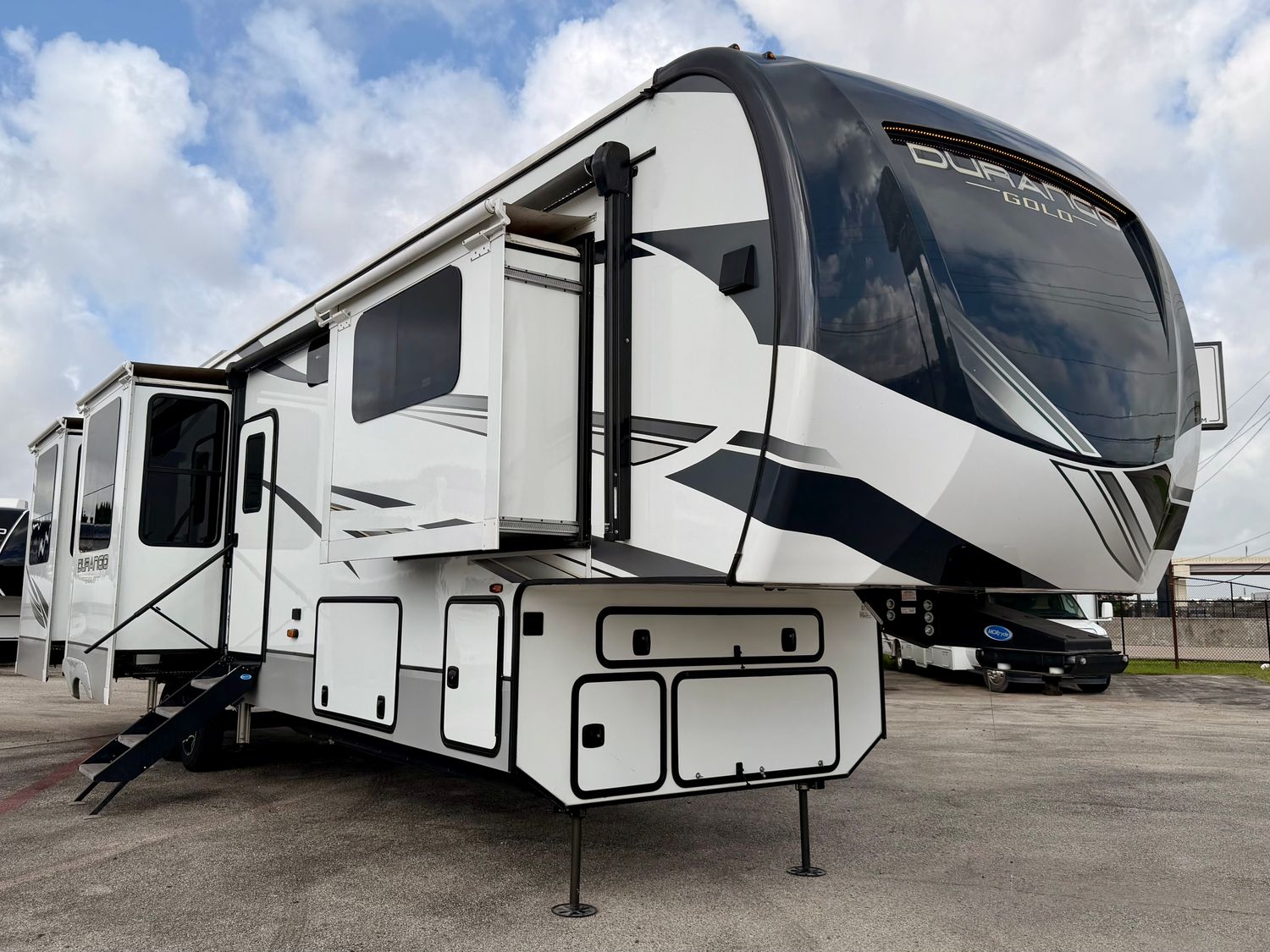 2024 KZ Durango Gold G391RKF