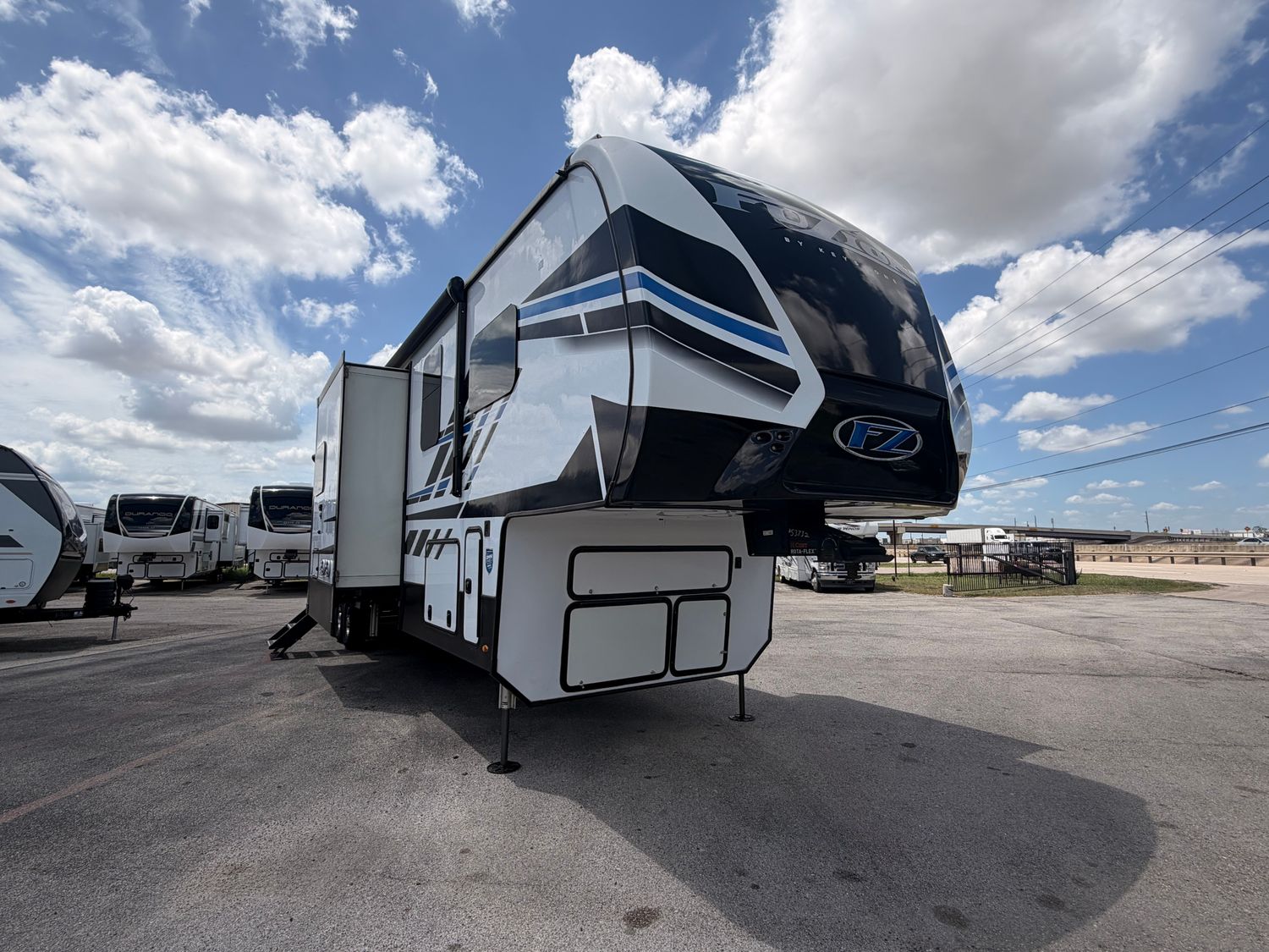 2023 Keystone RV Fuzion 421