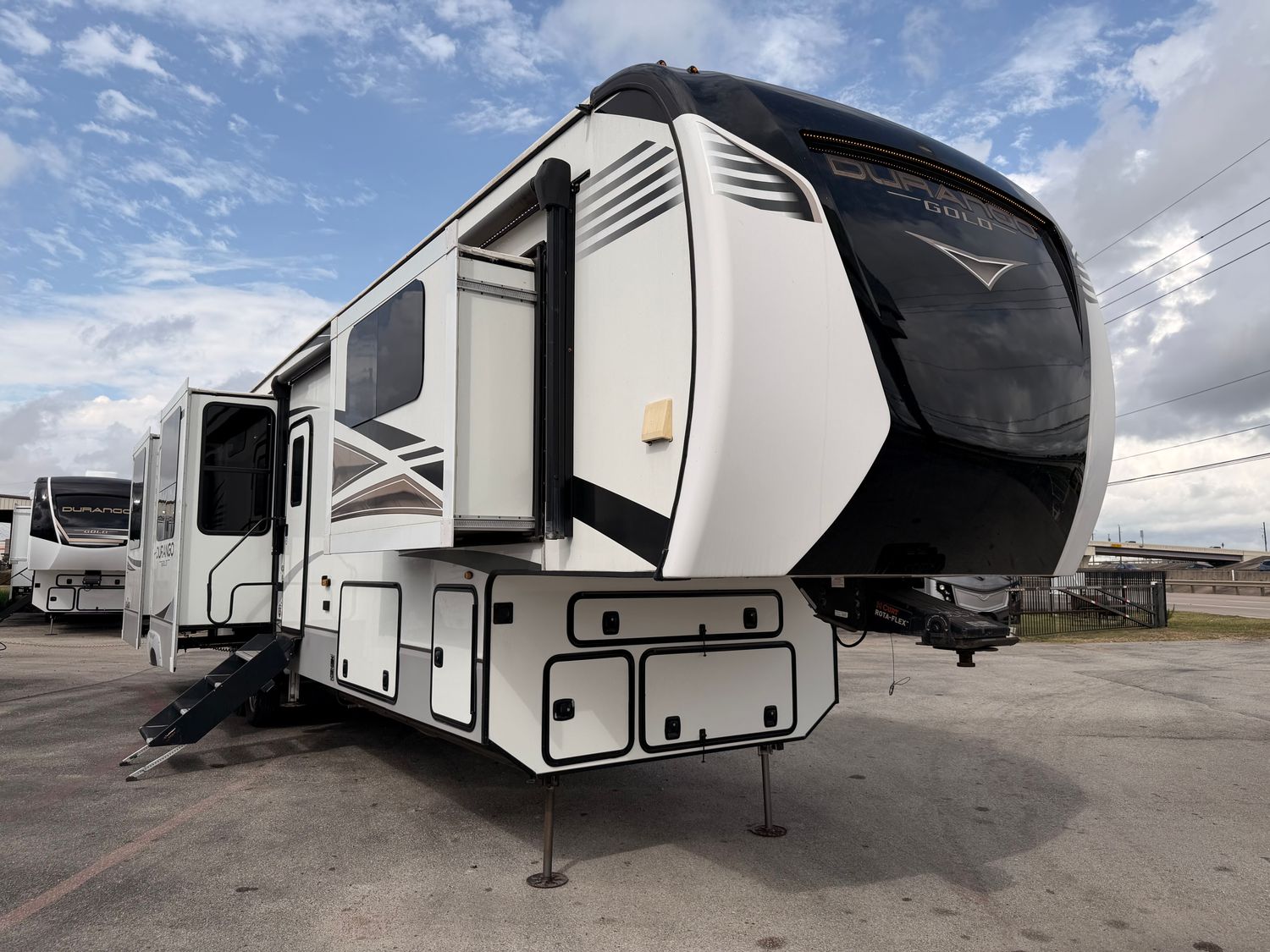 2023 KZ Durango Gold G391RKF