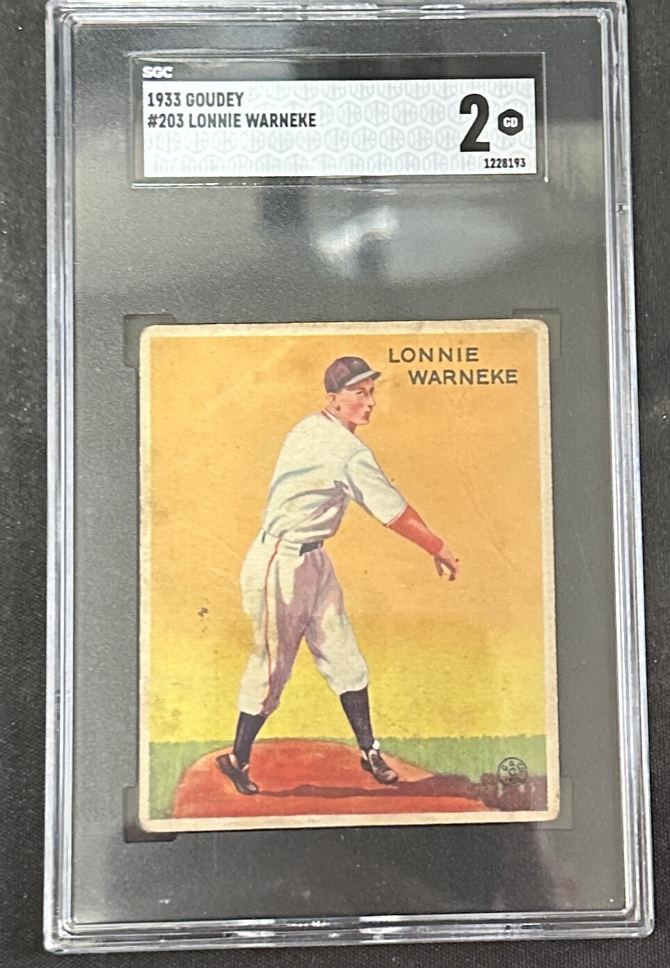 1933 Goudey #203 Lon Warneke SGC 2