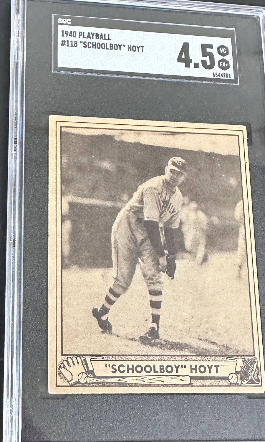 1940 Play Ball #118 Schoolboy Hoyt SGC 4.5