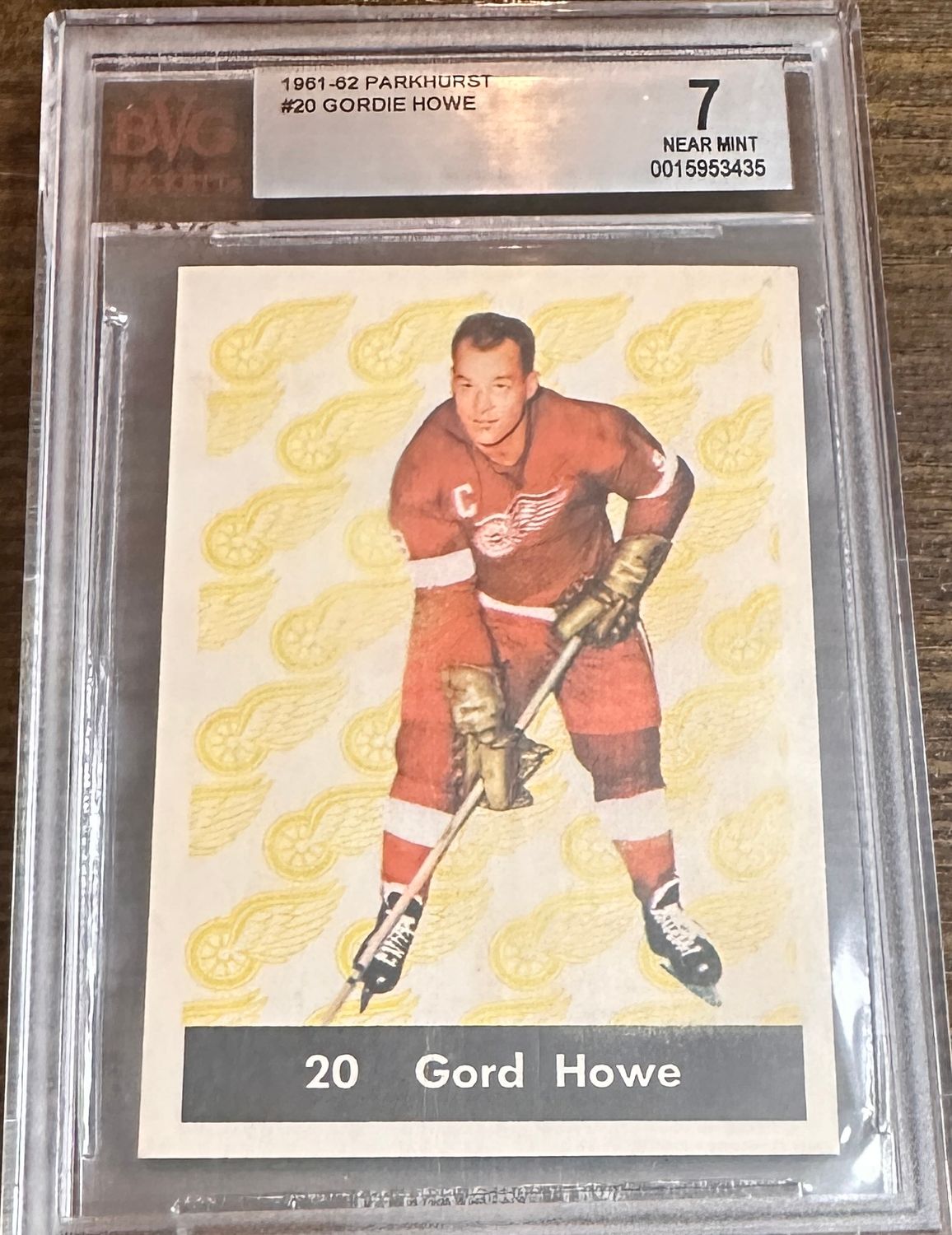 1961 Parkhurst #20 Gordie Howe BVG Graded 7 Nr Mint