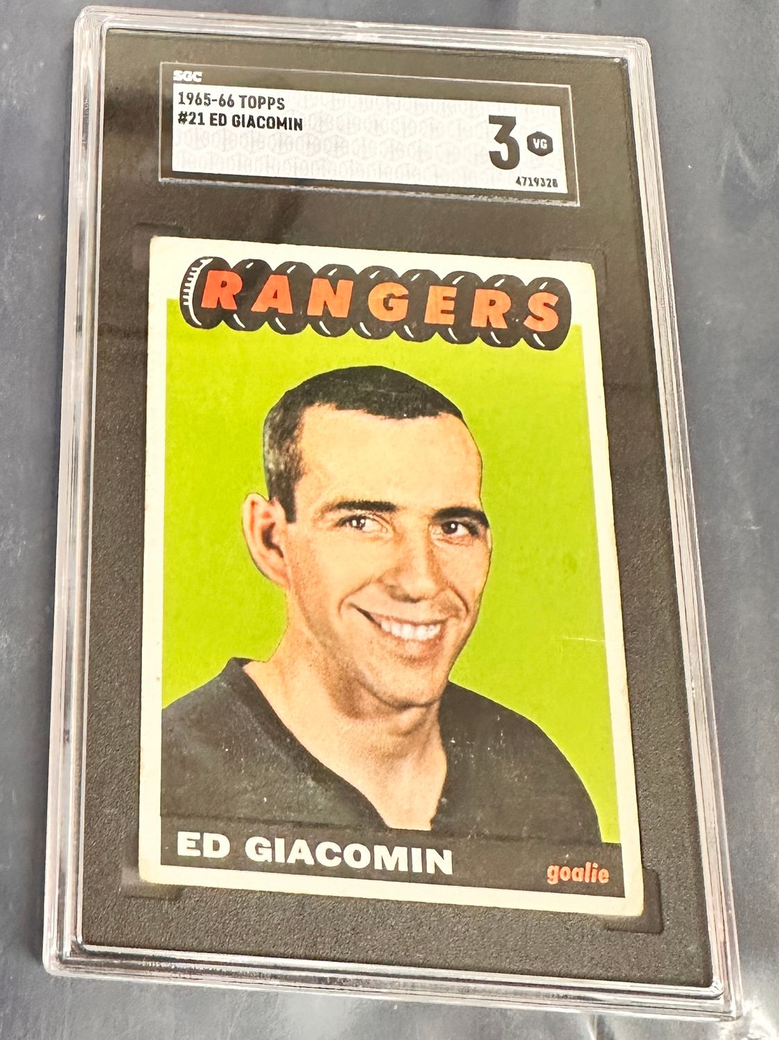 1965 Topps #21 Ed Giacomin rookie SGC 3