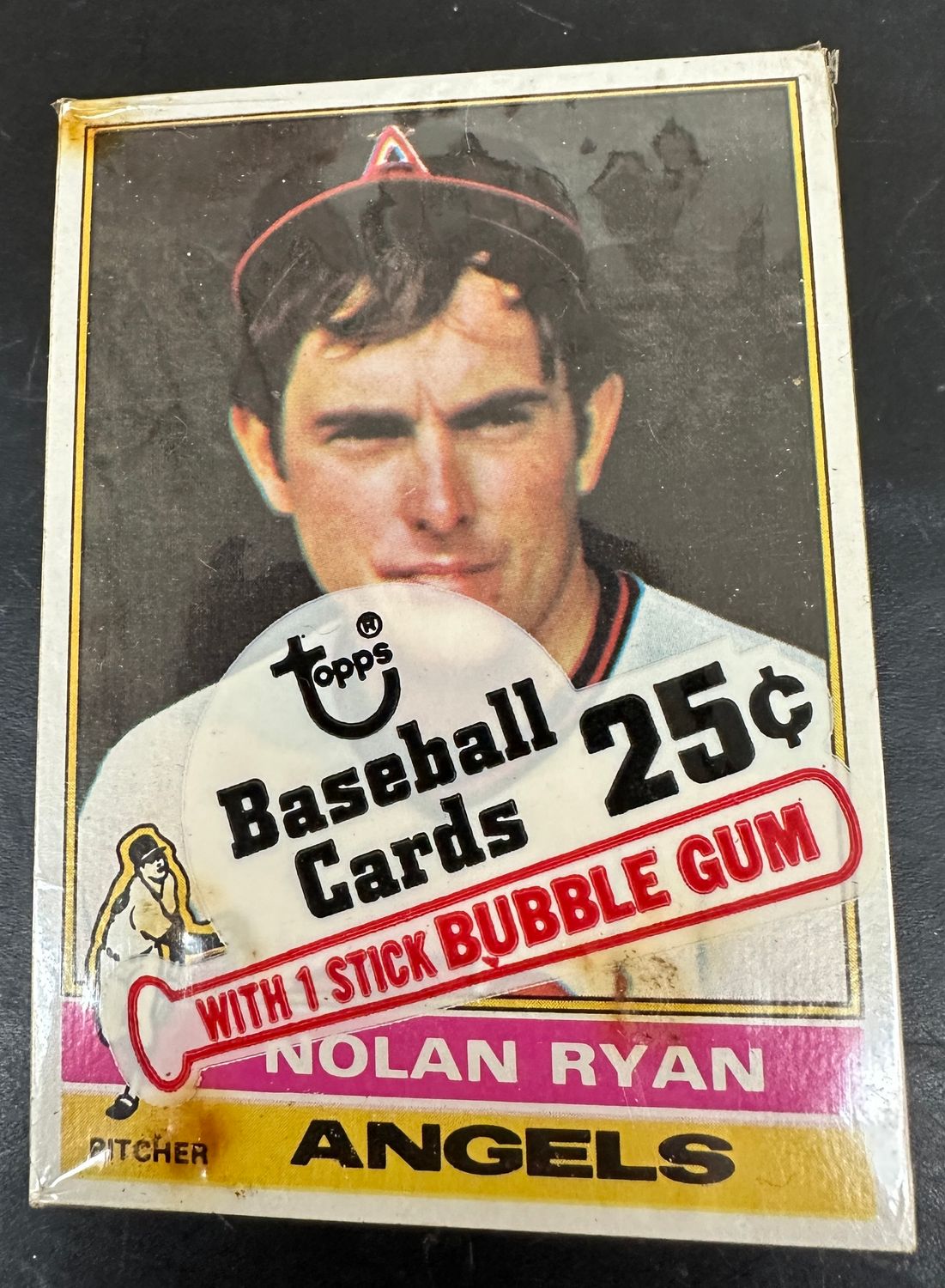 1976 Topps Sealed Cello Pack w/ Nolan Ryan on Top
