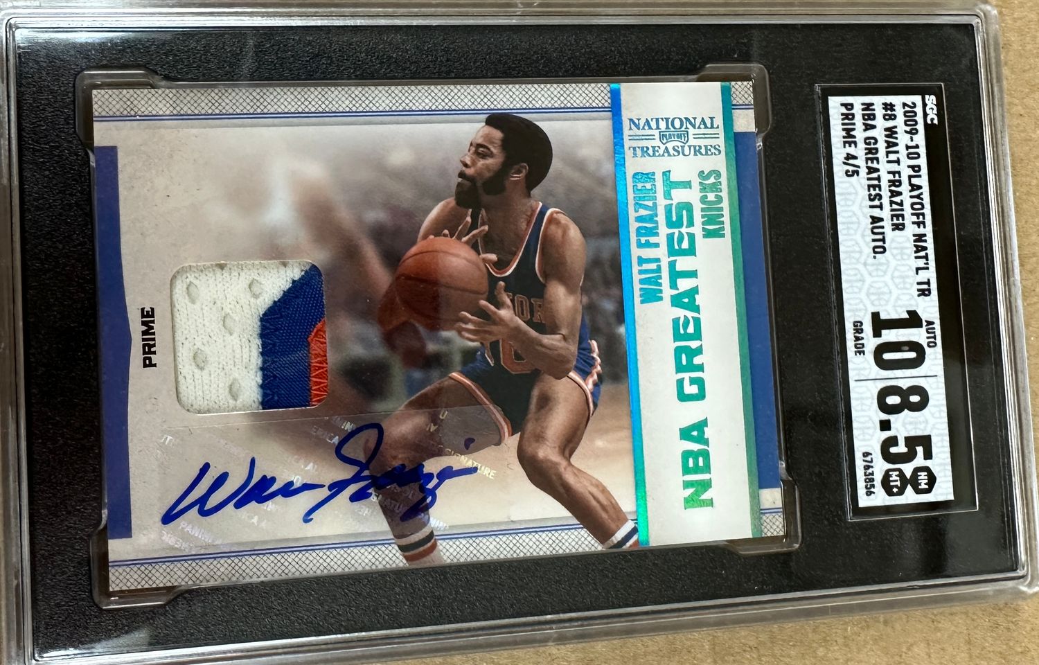 2009/10 National Treasures #8 Walt Frazier NBA Greatest Auto Prime Materials #&#39;d4/5 SGC 10/8.5