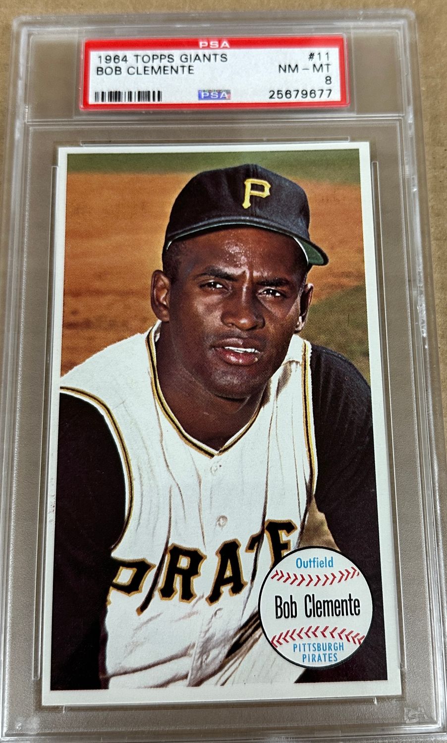 1964 Topps Giants #11 Roberto Clemente PSA 8