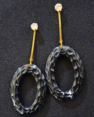 Dangling Oval Earrings - Black (Shaded)