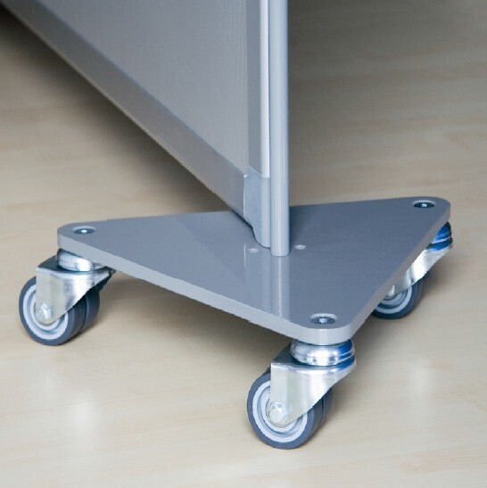 Verschiebbarer Fuss mit 3 Rollen, 30 x 30 x 8 cm