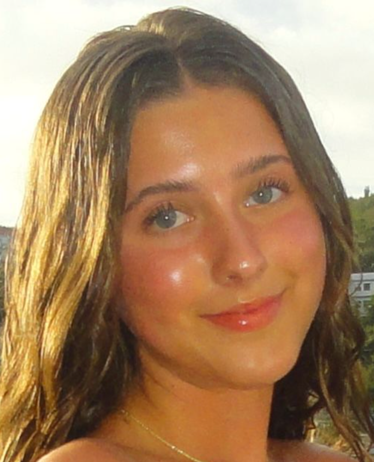 Claire S.
