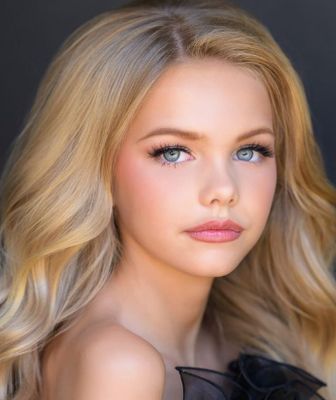 Ella P.