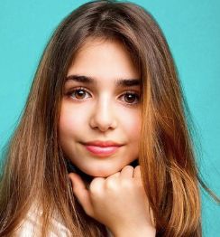 Vivienne R.