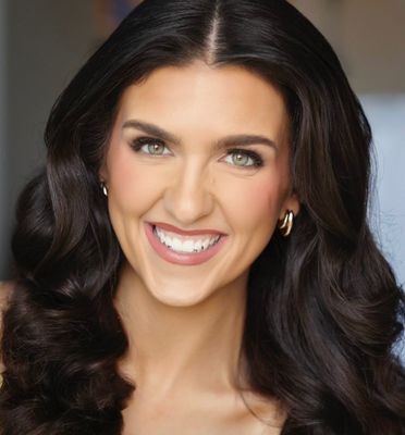 Maggie D.