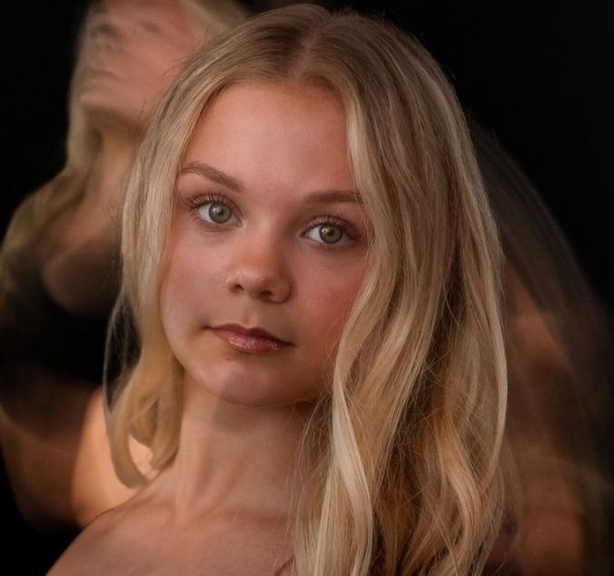 Scarlett S.