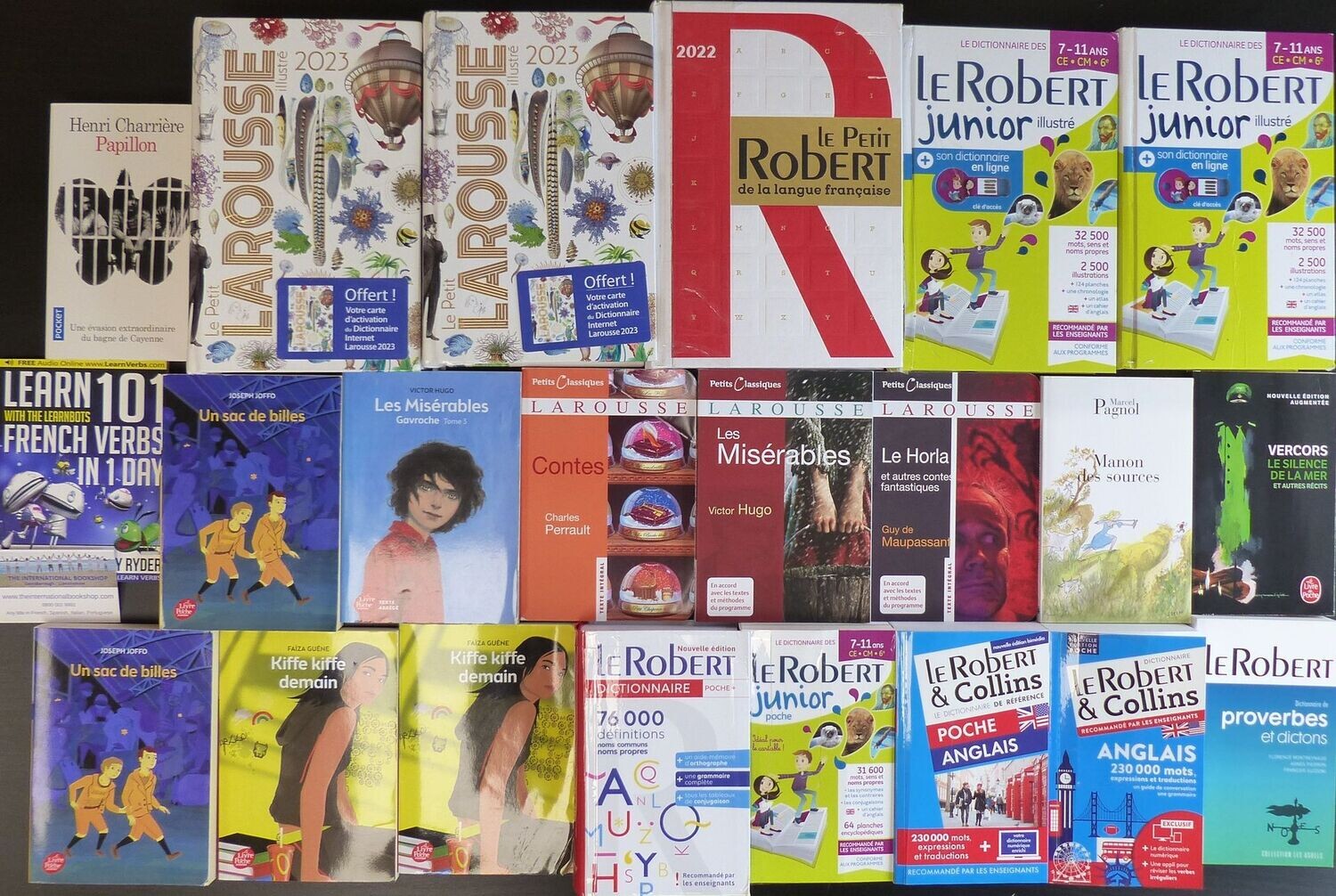 BUNDLE 23  : Damaged but new French Dictionaries
Not for resale