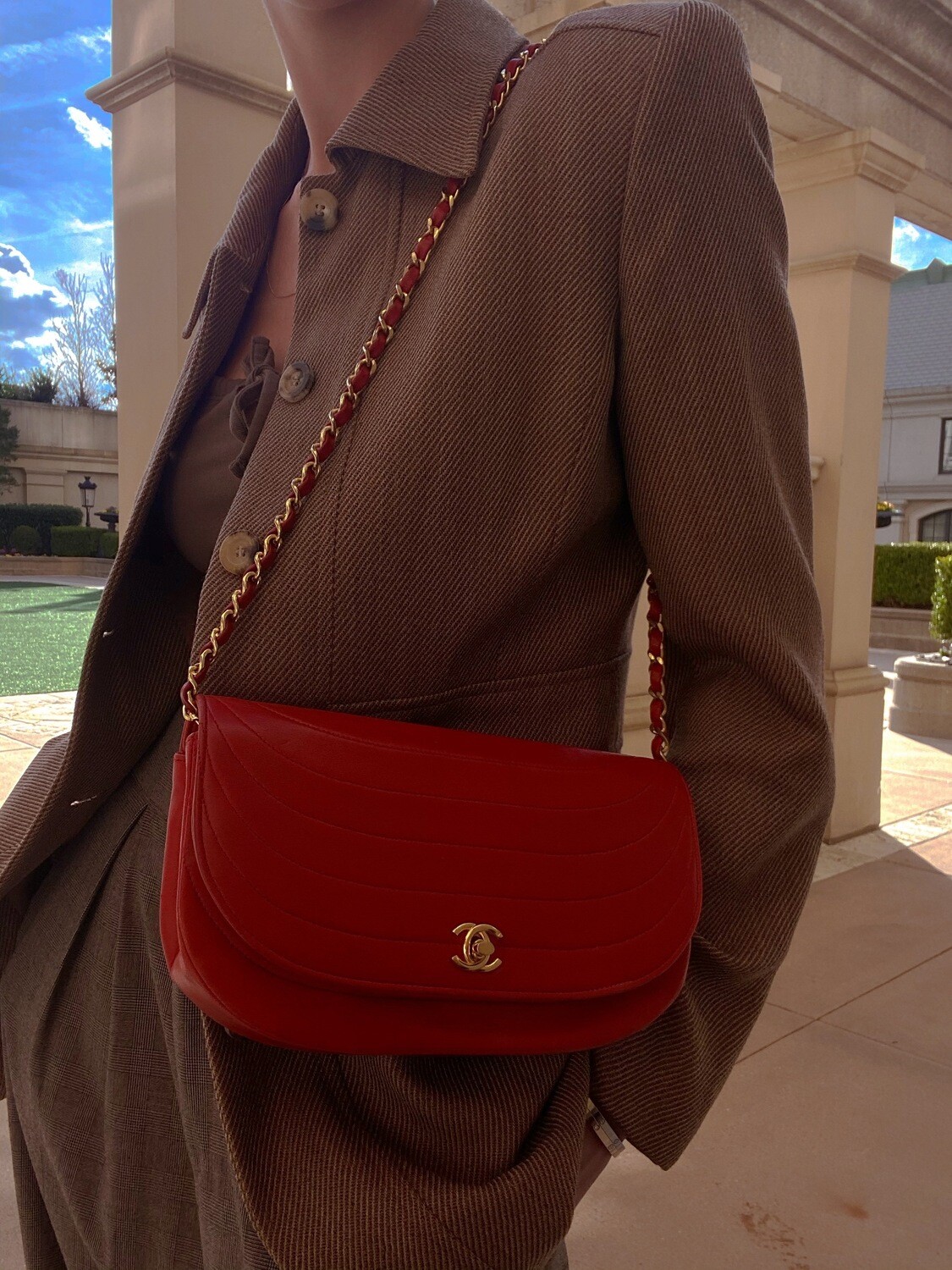 Chanel vintage half moon bag hotsell