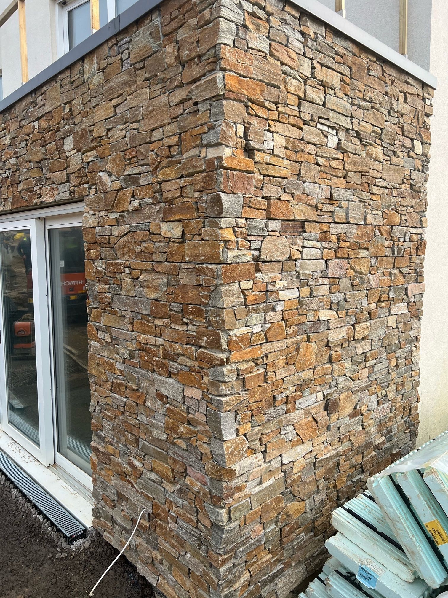 RUSTIC QUARTZ - Kamień Elewacyjny Naturalny (Stone Panel System) - Narożniki