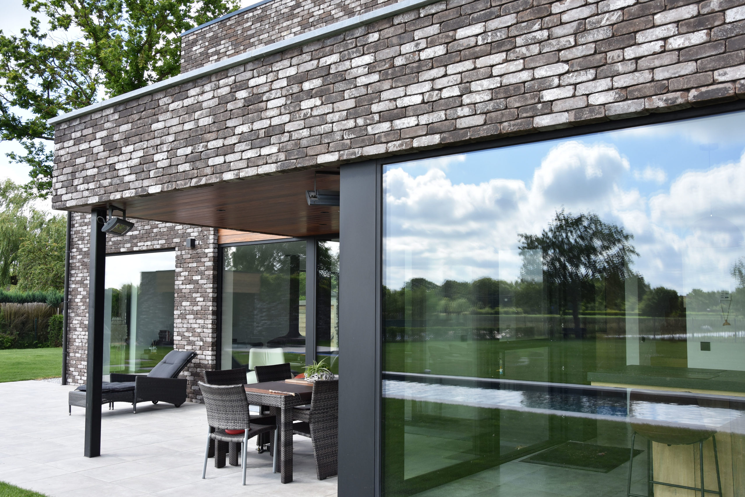 Black Pearl EF  - Cegła ręcznie formowana