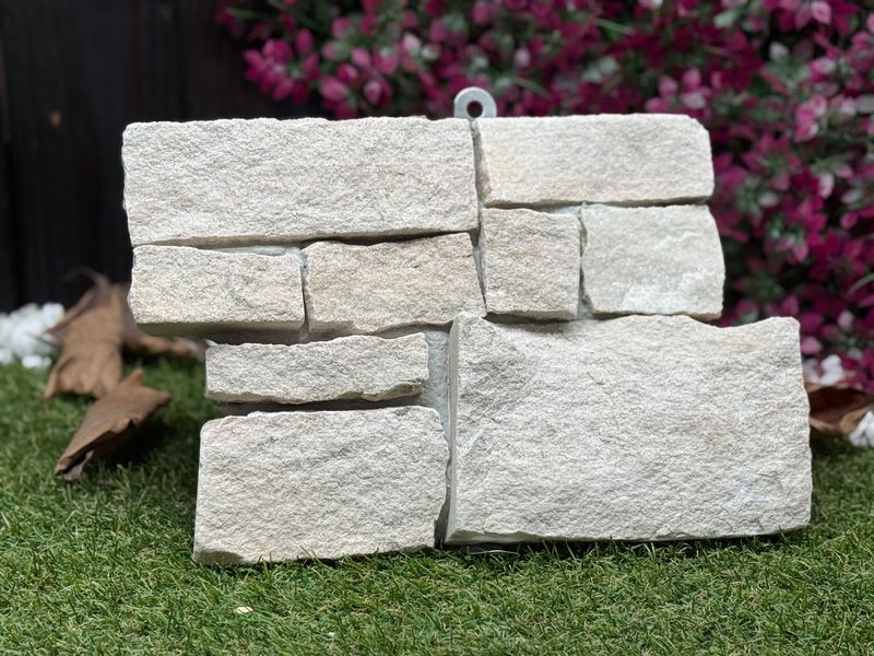 White Sandstone - Kamień Elewacyjny Naturalny (Stone Panel System)