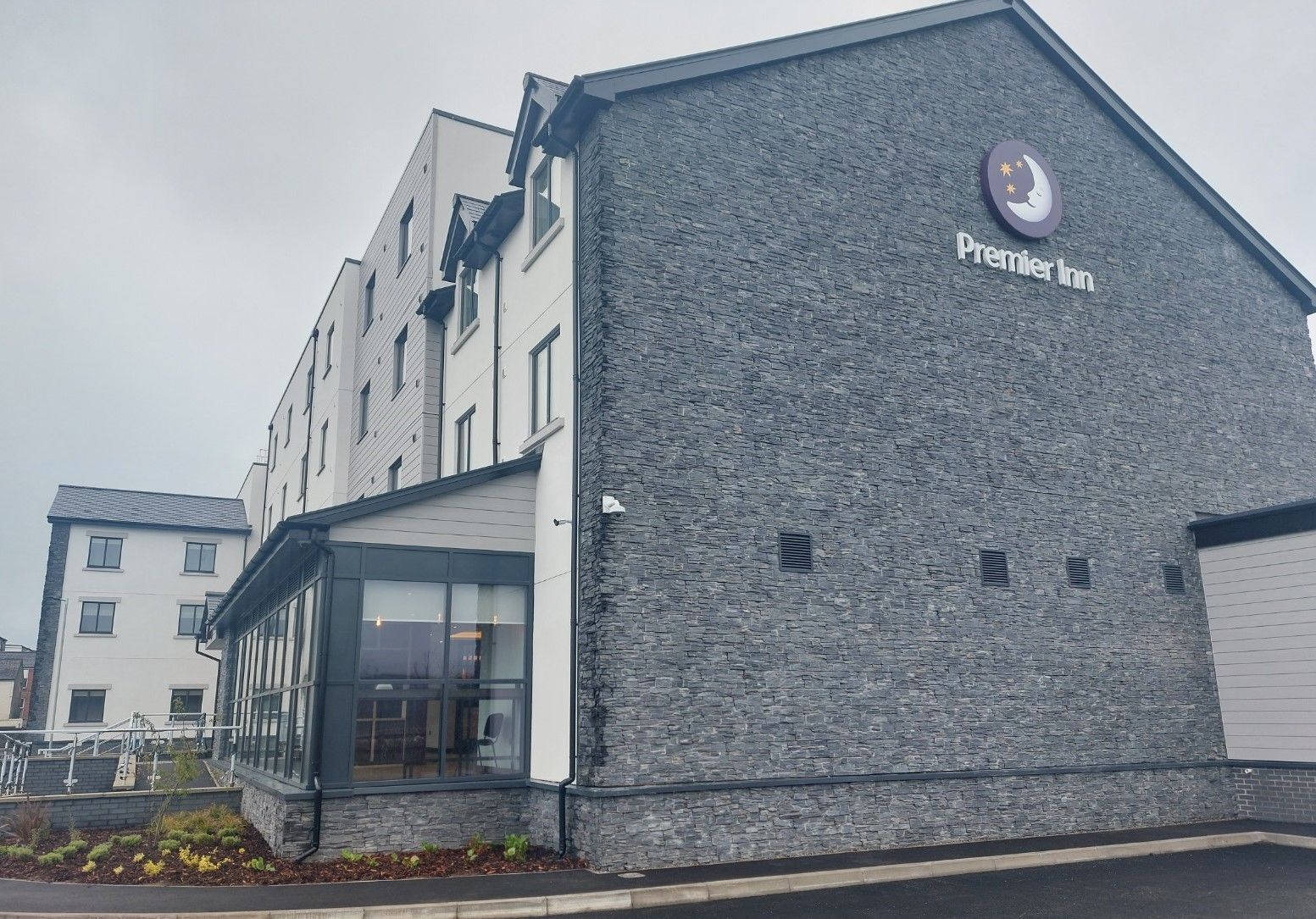 Schwarzer Schiefer - Naturstein Verblender (Steinpaneel-System / Paneele)