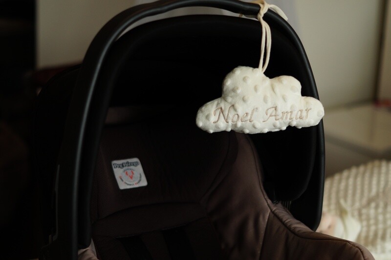 Wolken Maxi Cosi Anhänger mit Namen