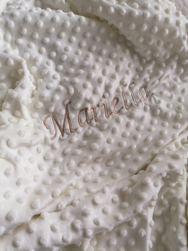 Babydecke bestickt mit Name *Druckschrift* siehe Bilder