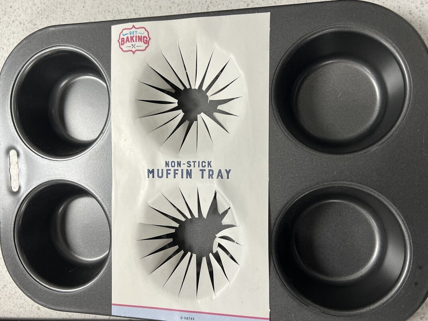 6 Non stick muffin tins