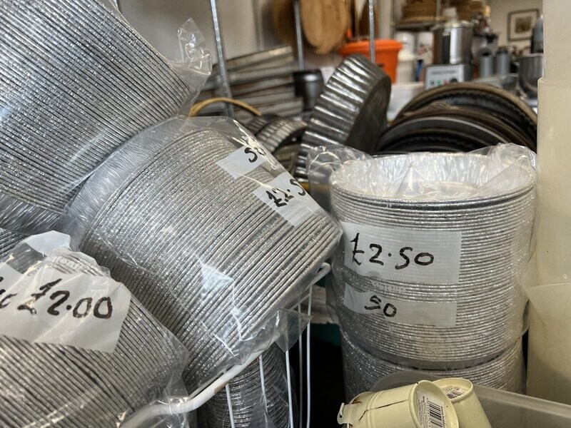 50 round foil containers