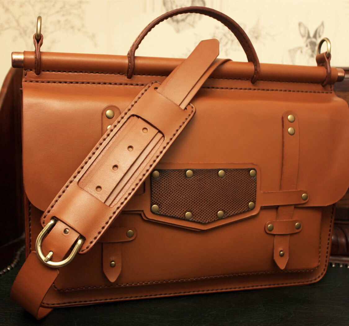 Próximo Thrice Briefcase 