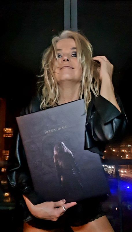 Hidden-Story Art Box