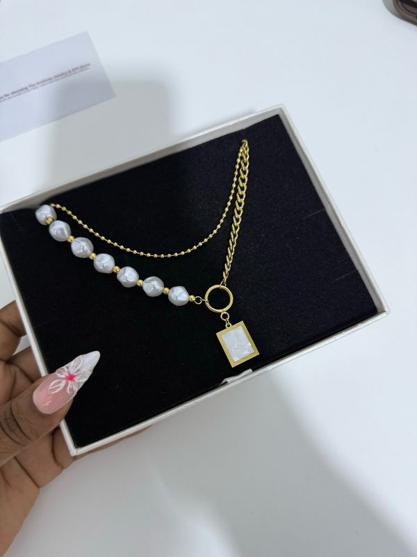Prisy Pearl Necklace