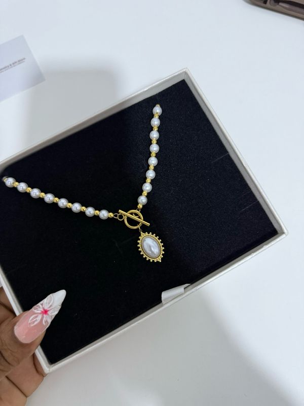 Prisy Pearl Necklace