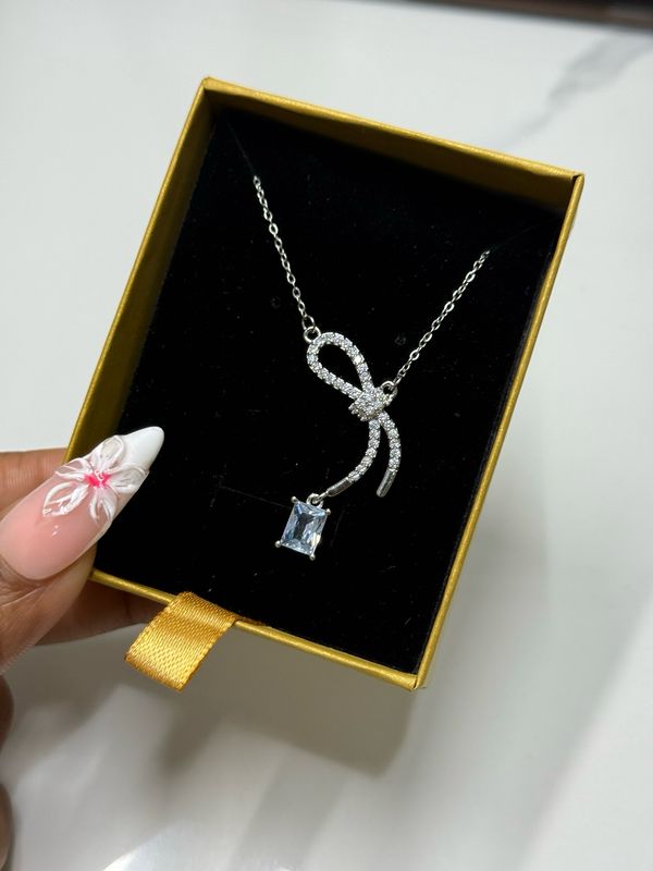 Hazel Necklace