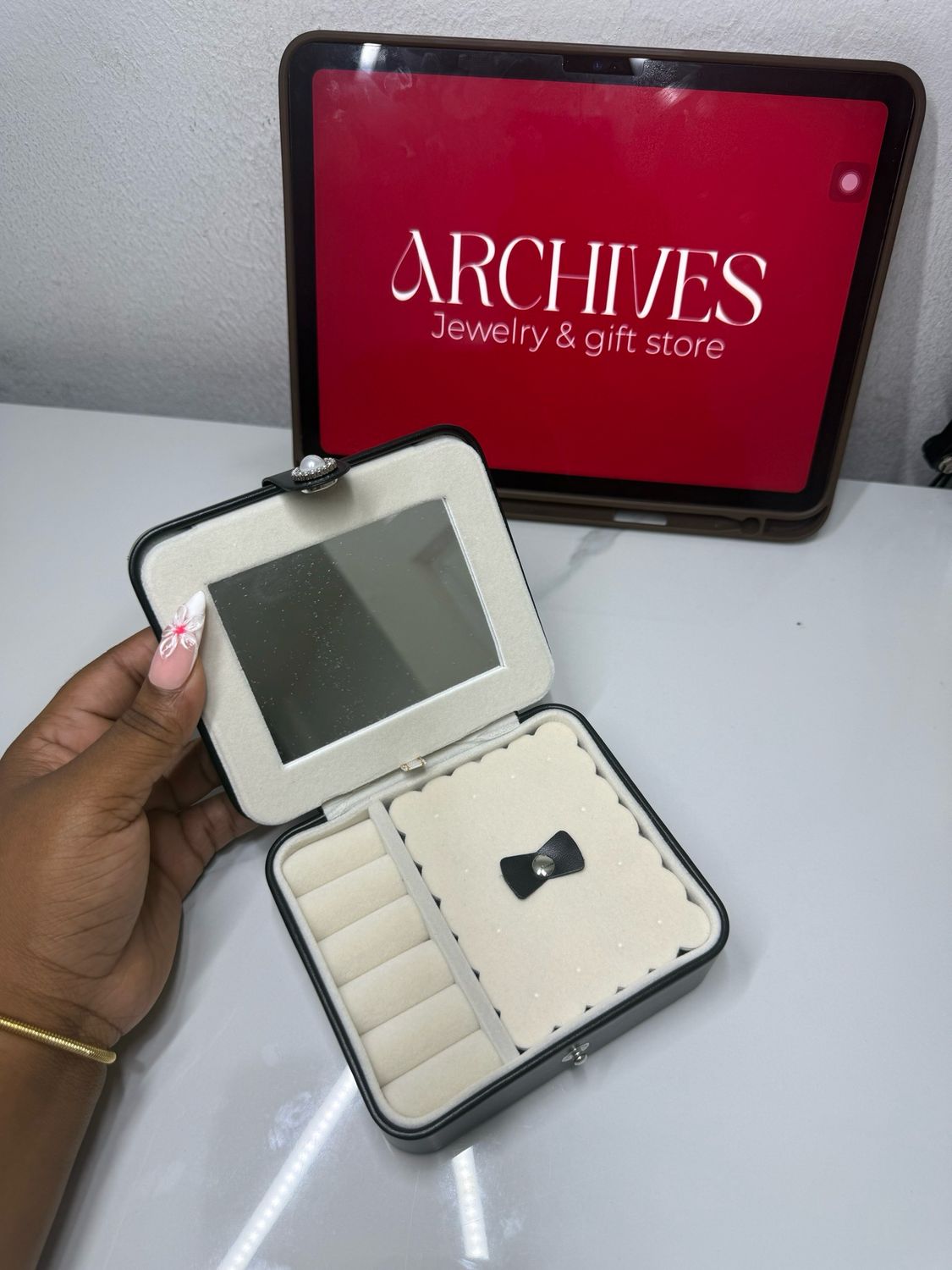 Ivy Jewelry Organizer