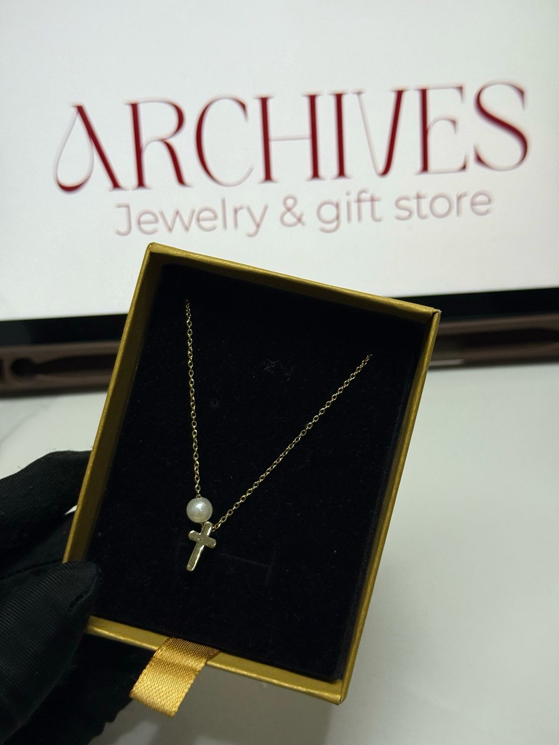 Bella Pearl Necklace