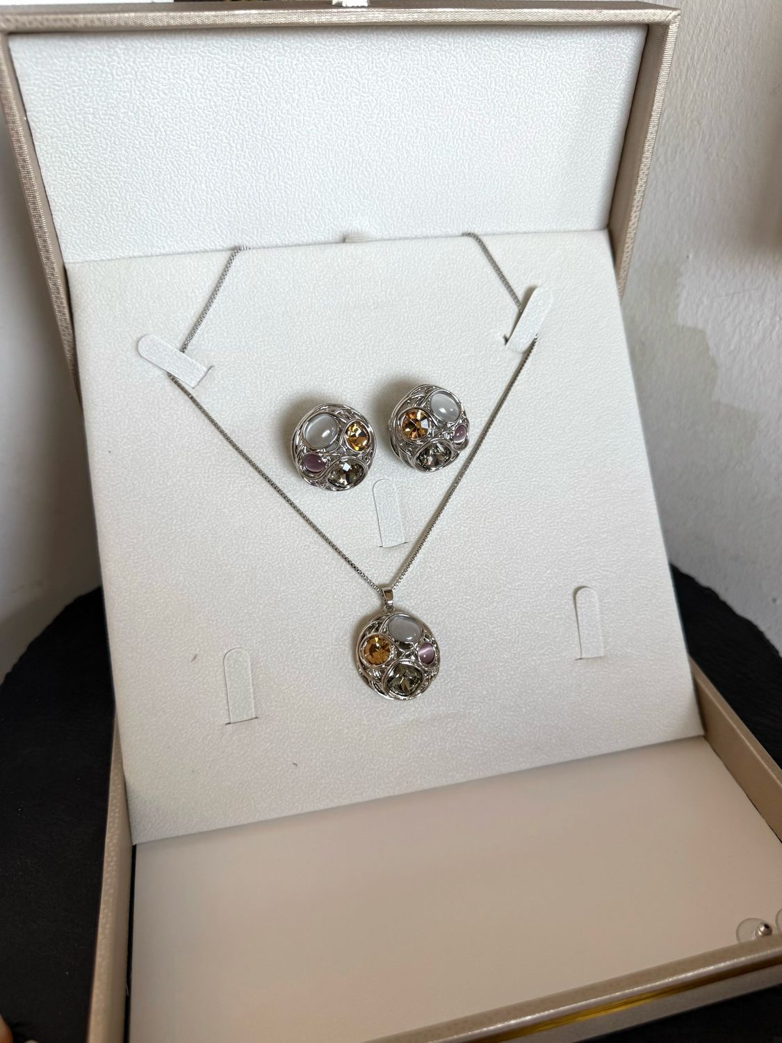 Vien Necklace