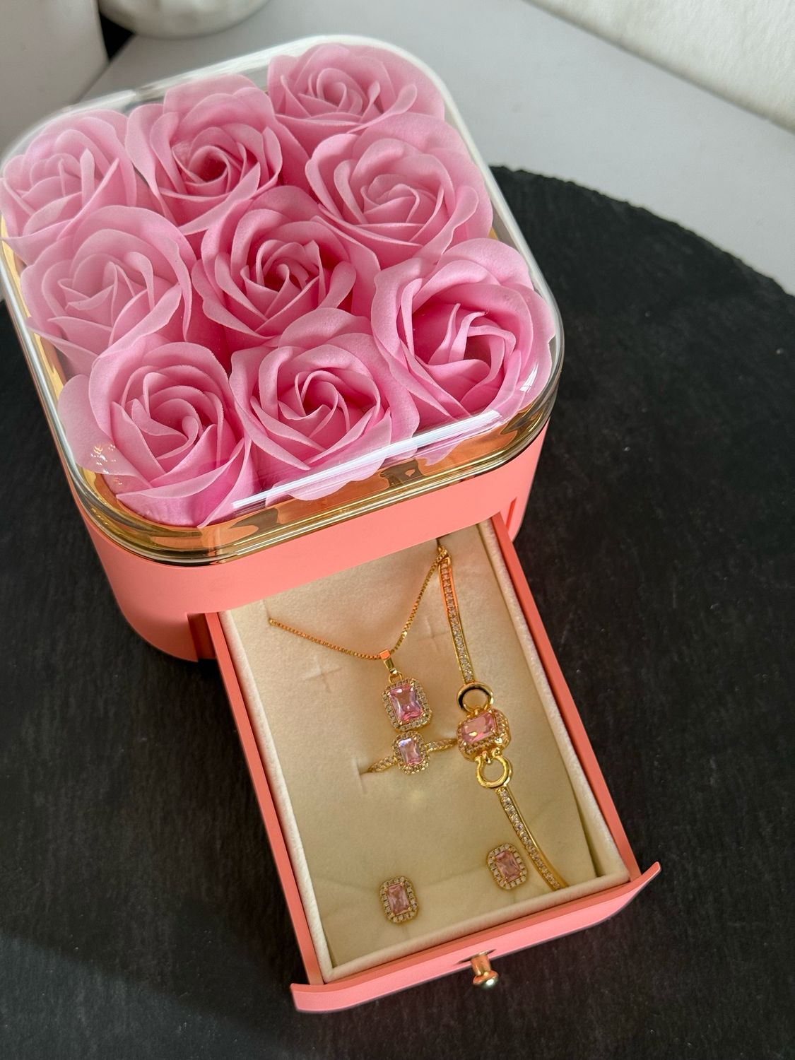 Isla Preserved Rose Gift Set