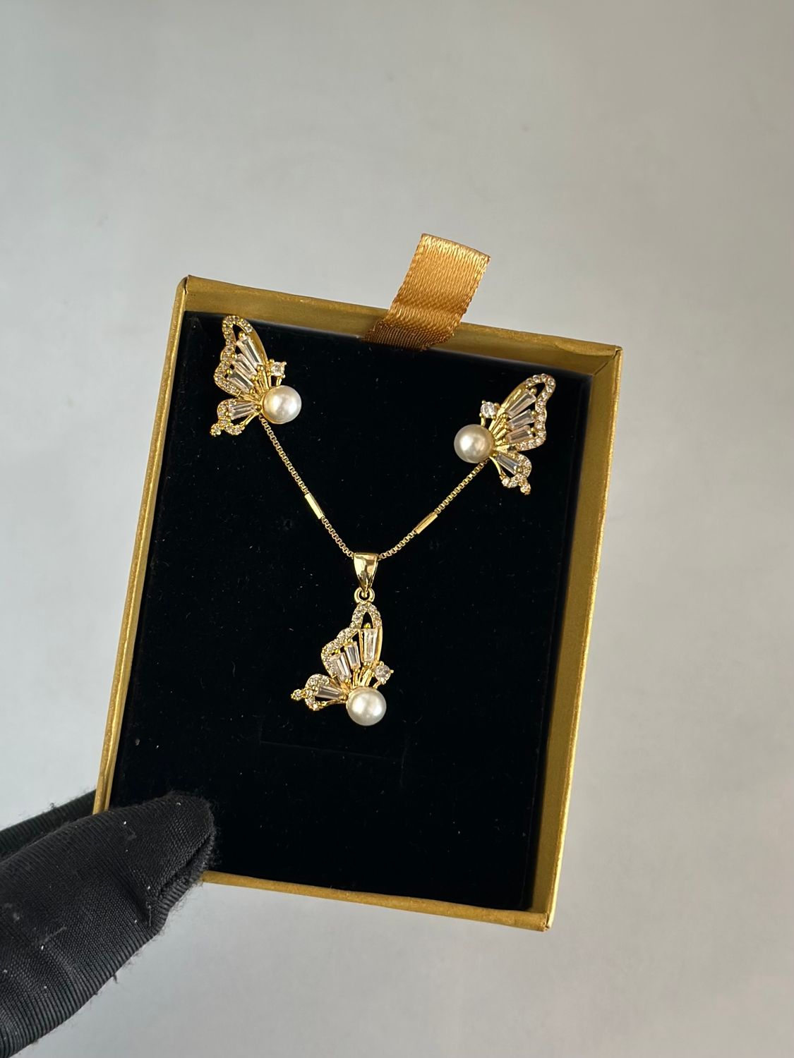English Gold Necklace