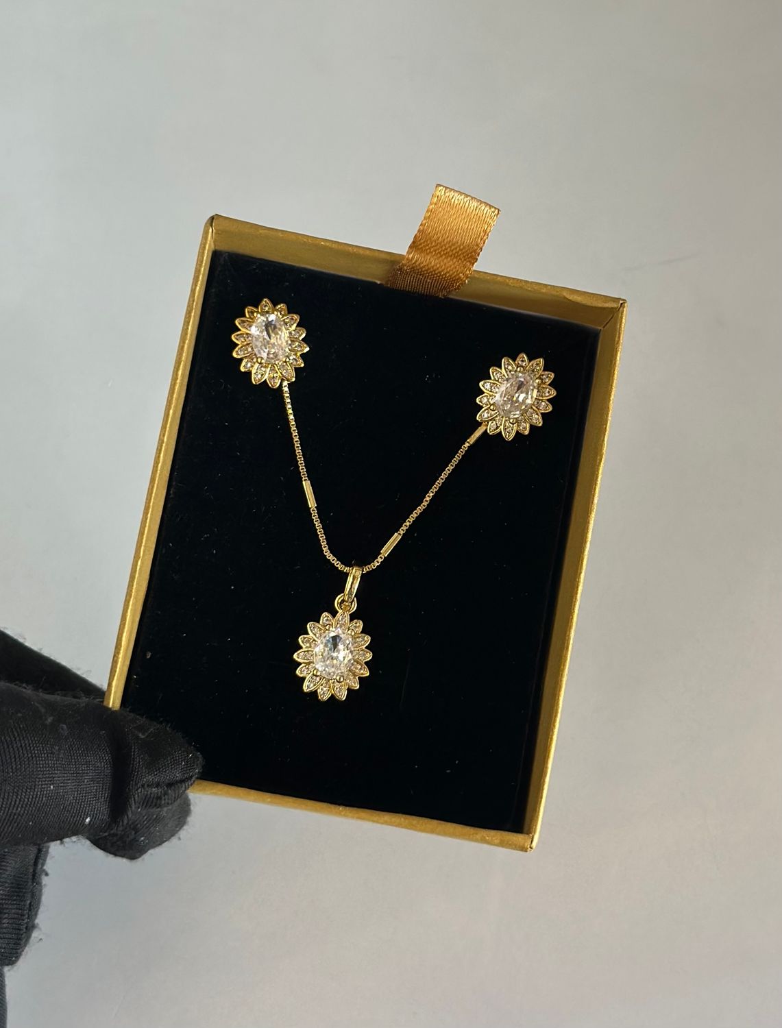English Gold Necklace